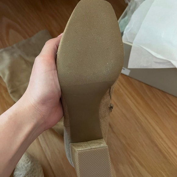 Boots - Picture 3 of 5